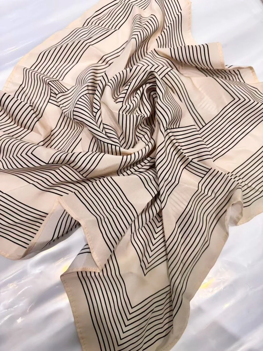 Toteme Women's Cream and Black Geometric Silk Scarf